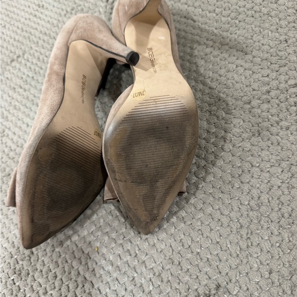 Size 7 heels, nude color - Picture 6 of 6